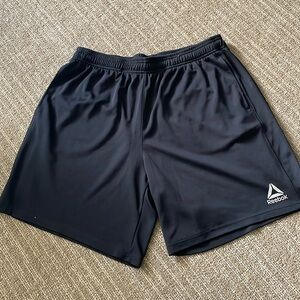 GUC Mens Reebok basketball shorts in size XL